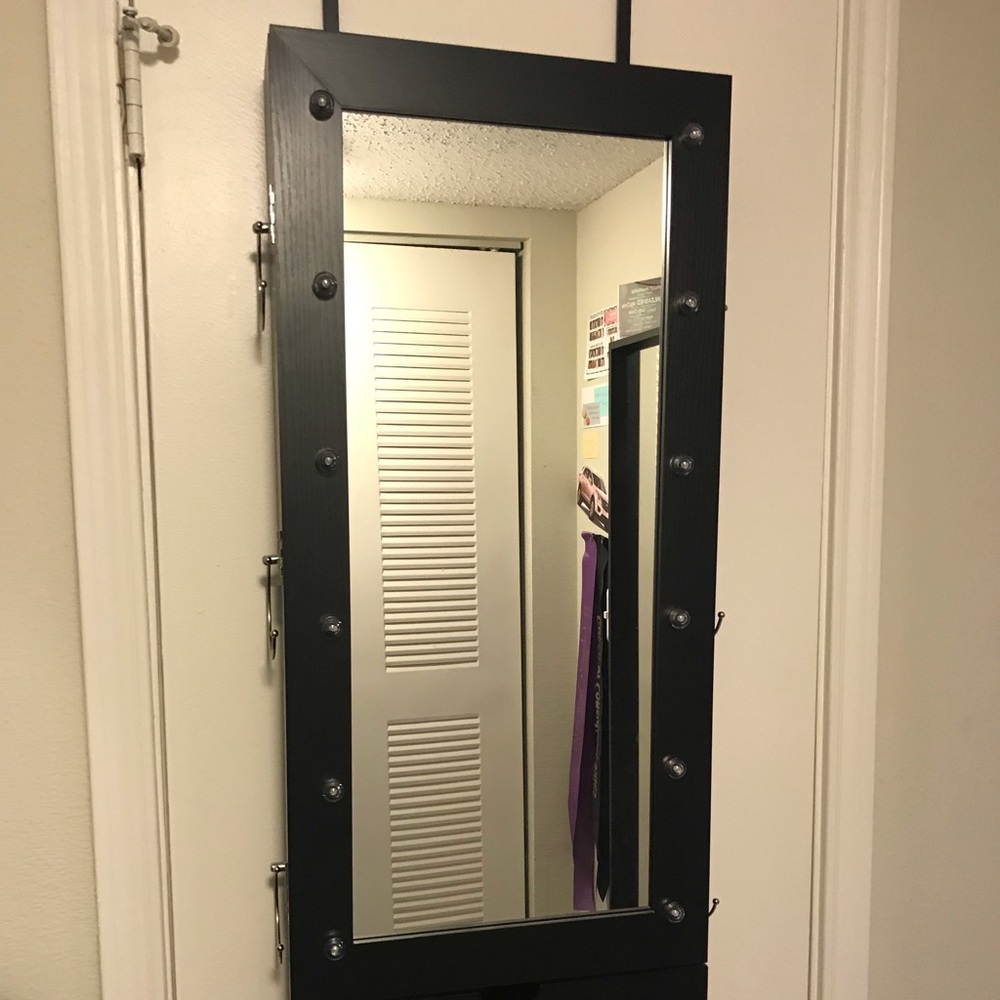 Over the door jewelry organizer